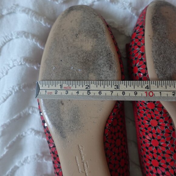 Salvatore Ferragamo Italy Tooled Floral Patent Leather Varina Bow Ballet Flats - Picture 14 of 16